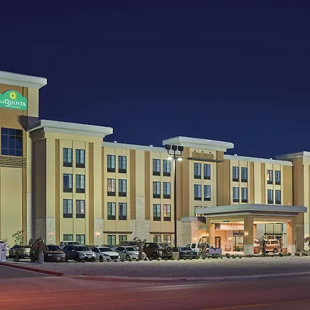 La Quinta By Wyndham Carlsbad Hotel